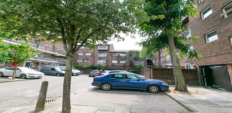 Spacious three double bedroom property in an amazing location  Pollitt Drive, Marylebone